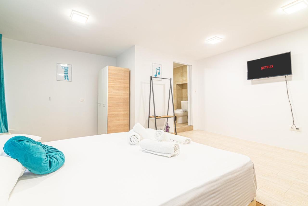 New Loft In The Heart Of City Center 이라클리온 외부 사진