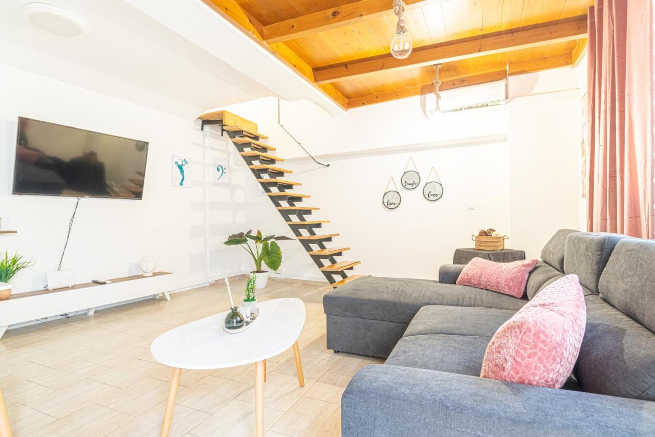 New Loft In The Heart Of City Center 이라클리온 외부 사진